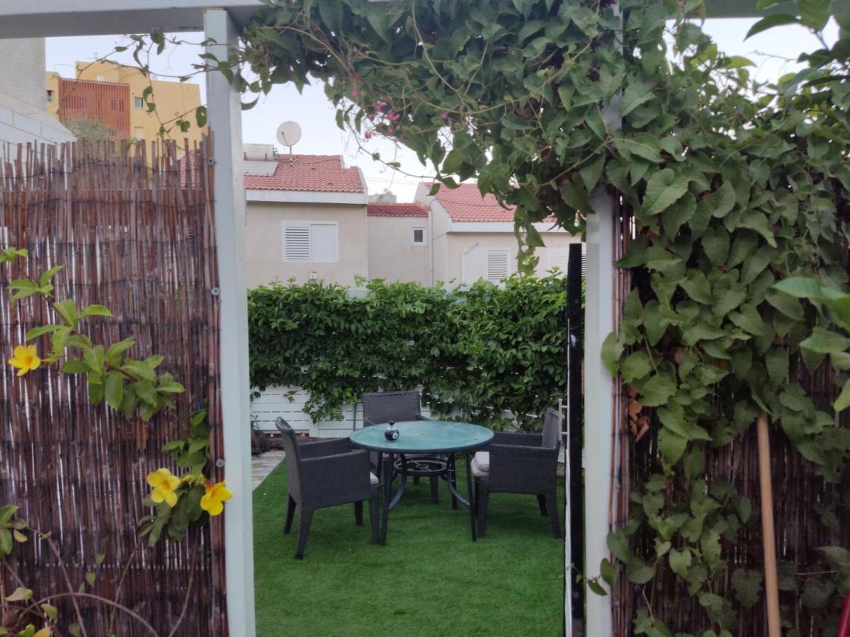 Ester'S Place Ейлат Екстериор снимка
