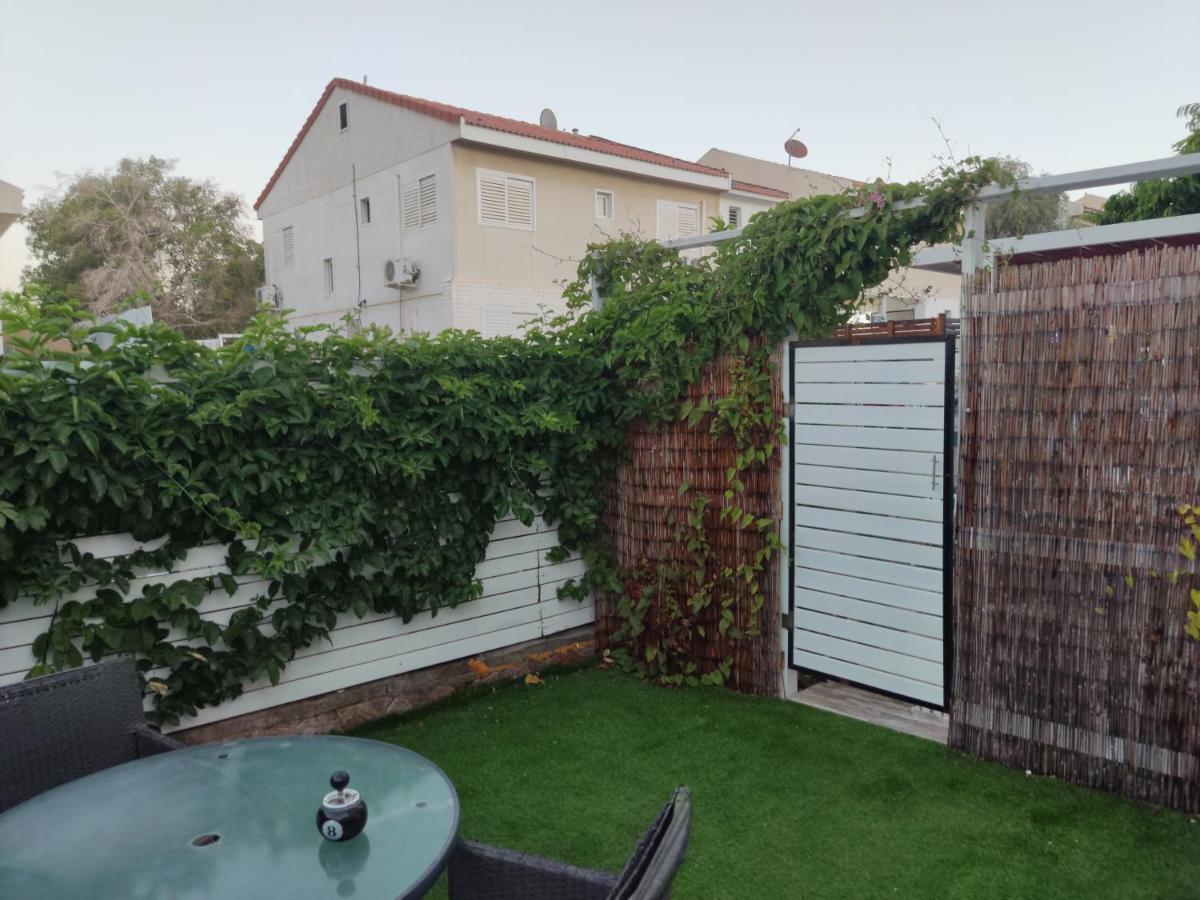 Ester'S Place Ейлат Екстериор снимка